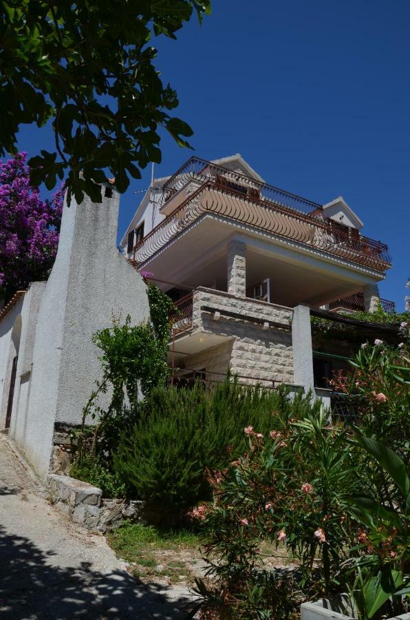 Luana Apartment Milna  Exterior photo
