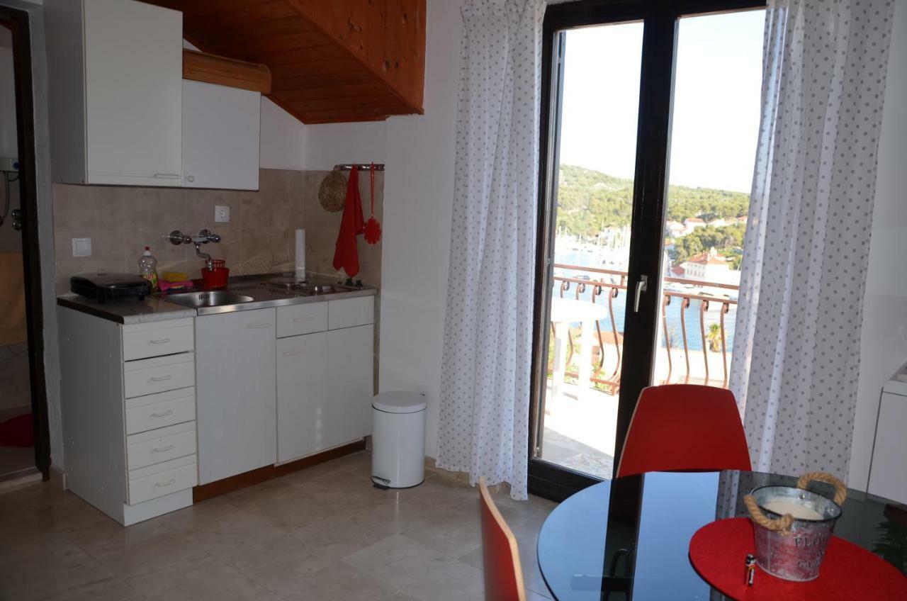 Luana Apartment Milna  Exterior photo