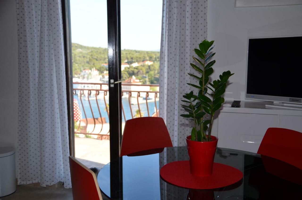 Luana Apartment Milna  Exterior photo