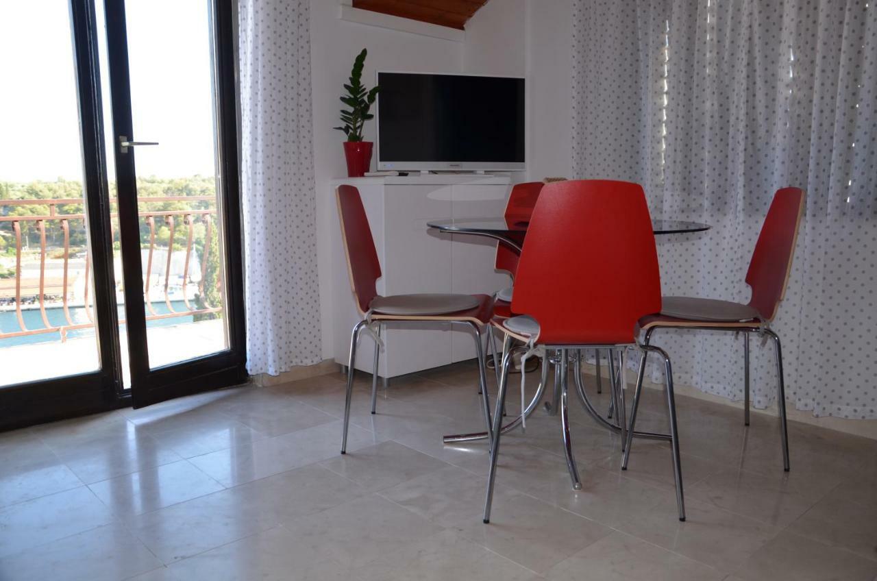 Luana Apartment Milna  Exterior photo