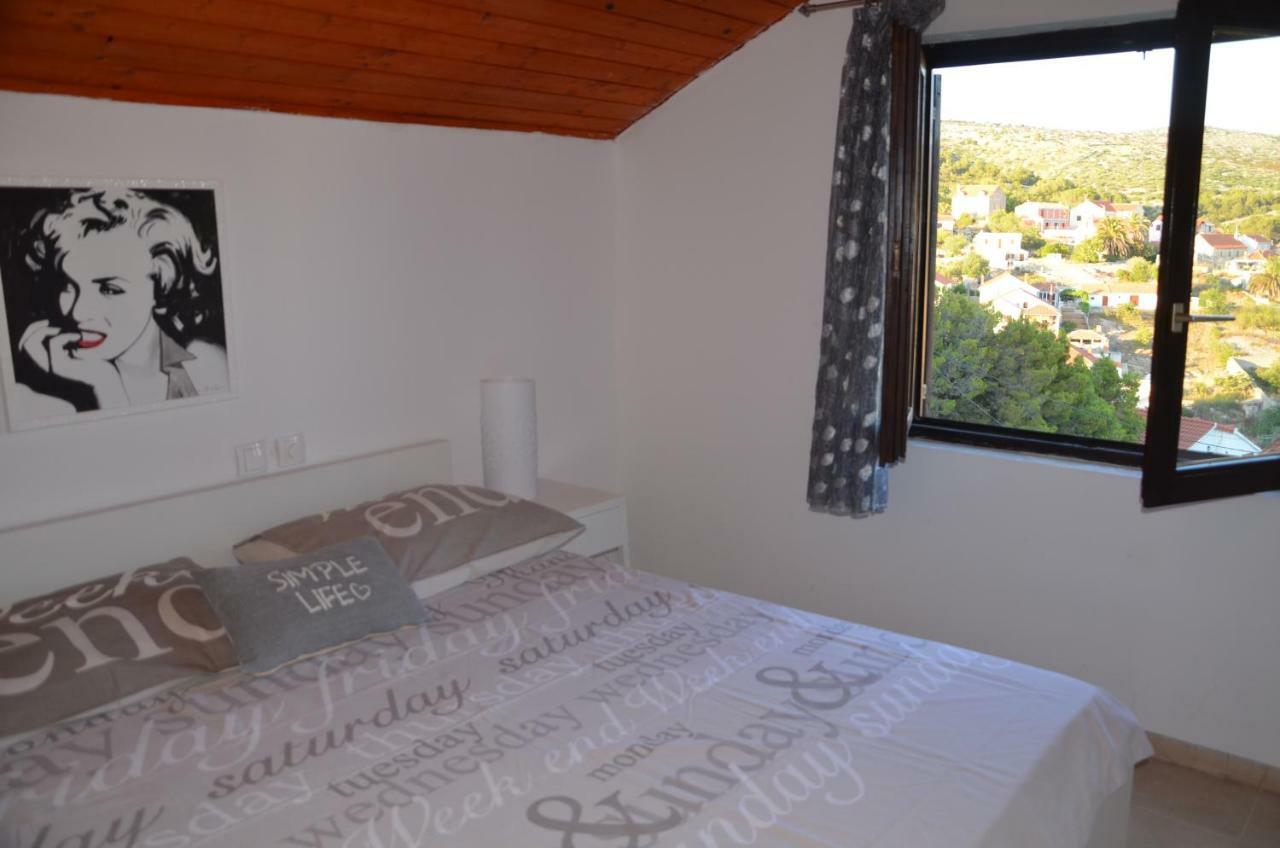 Luana Apartment Milna  Exterior photo